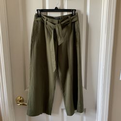 Anne Taylor Olive Green Crops (2P)