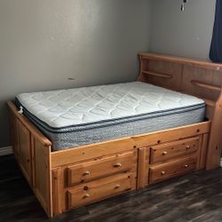 Full Size Solid Wood Storage Bed w/ Drawers & Headboard (Living Spaces)