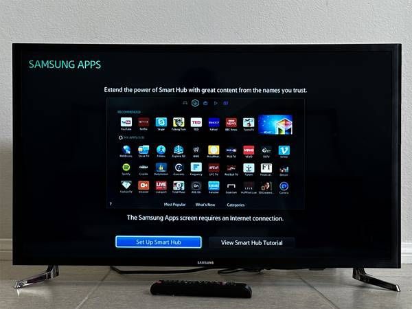 Samsung UN32J5205 32 Inch Smart TV 1080p LED HDTV