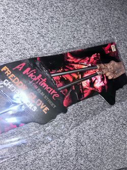 Loot Crate Exclusive: A Nightmare on Elm Street Freddy Krueger Glove Chopsticks