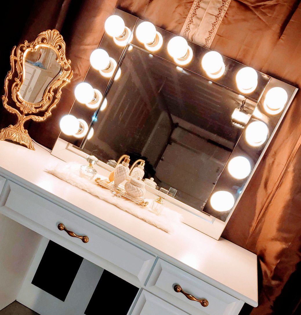 Hollywood Vanity Mirror with Lights, Lighted Makeup Mirror for your Vanity desk,