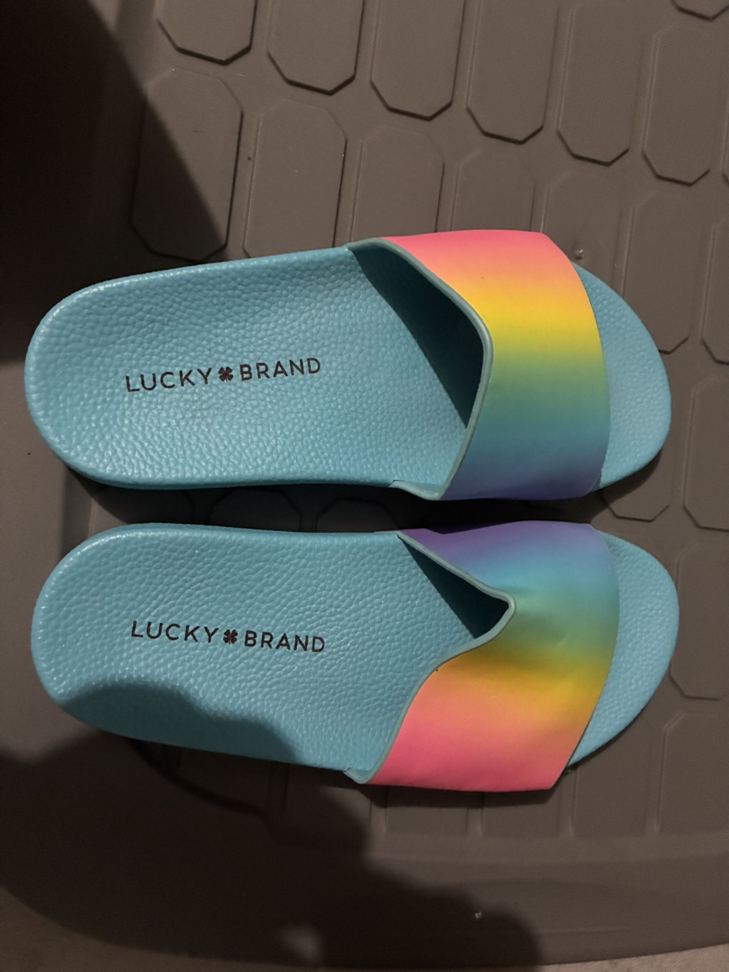 Worn Only In Store Slides Size 7