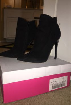 JustFab woman boots