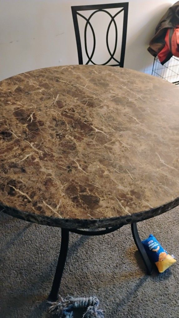 Very Nice 4 Chair Table Set
