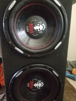 4000 watts amp 2300 watts each 12 in box