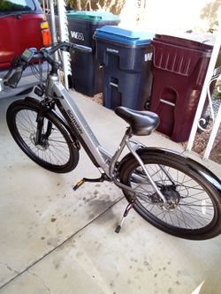 E Bike Schwinn Coston CE Electric Bike 2023