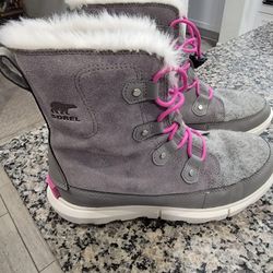 Sorel Explorer winter boots girls size 7