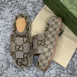 Gucci WOMAN slides size 38eur