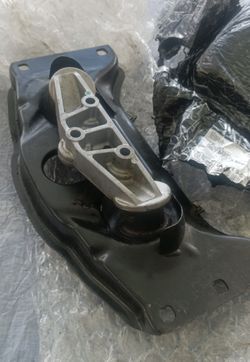 2010 To 2016 Porsche Panamera Trans Mount With Bracket