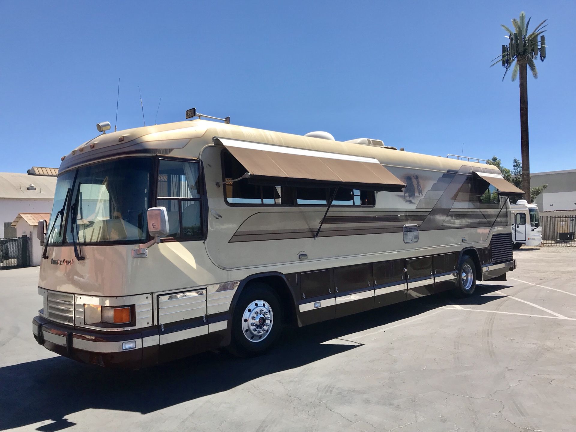 Country Coach Concept 40Ft 350HP Diesel Luxury RV for Sale in Rancho  Cucamonga, CA - OfferUp