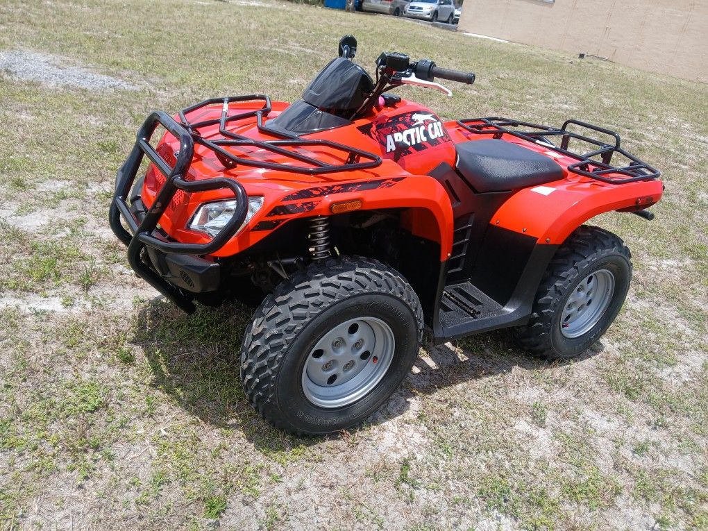 2 really nice articats 2012 425i cc 4x4 atv