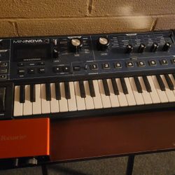 Mini Nova Novation Synthesizer Plus/ Focusrite Scarlett  Solo 