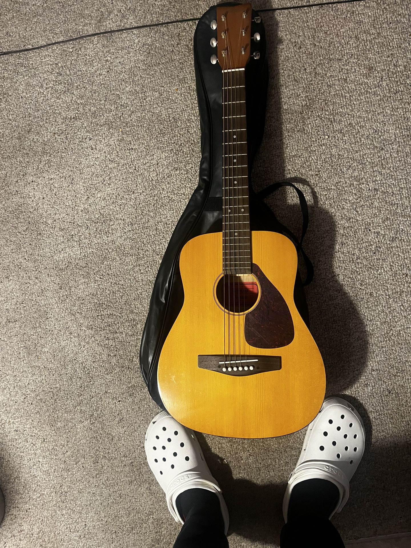 Yamaha Acoustic Guitar ๐ธ With CASE !