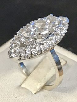 White gold white Sapphire ring