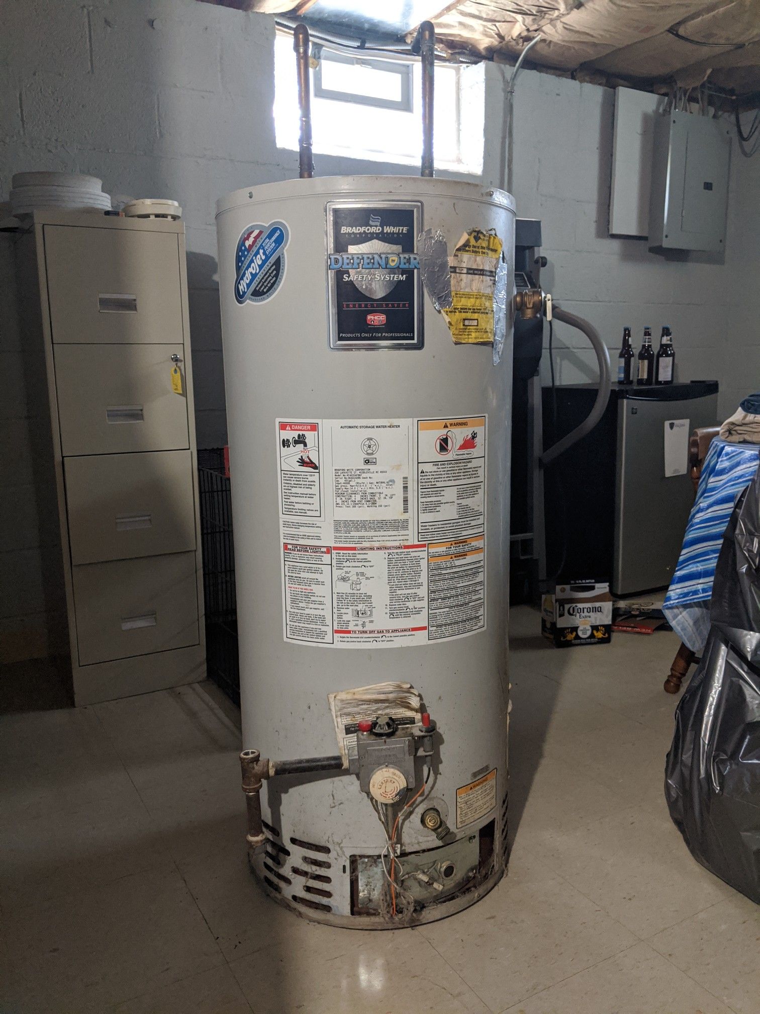 Bradford White Defender 40 gal short water heater