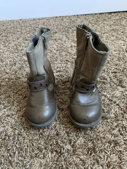 Kids Korner Boots - size 6