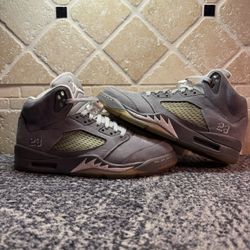 -Jordan 5s “Wolf Grey” 2011  -Size 8M -Og all  -Barley used -No separation -Shipping available