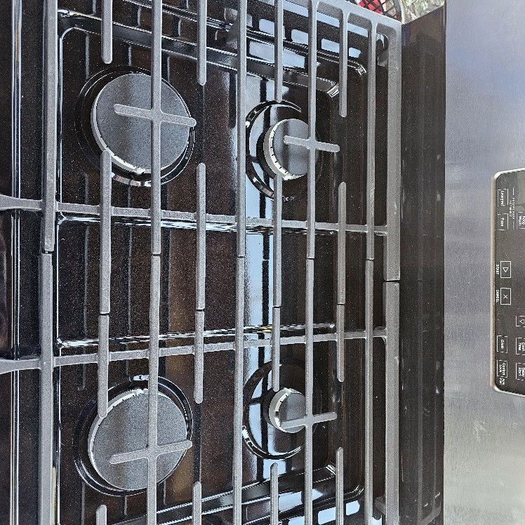 NEW Whirlpool Gas Stove