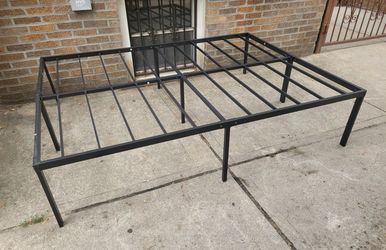 QUEEN Black Metal Bed Frame