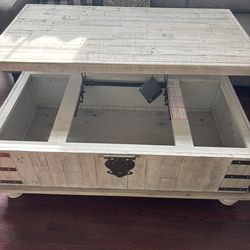 Like New Coffee Table