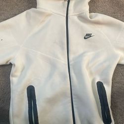 Nike Tech 