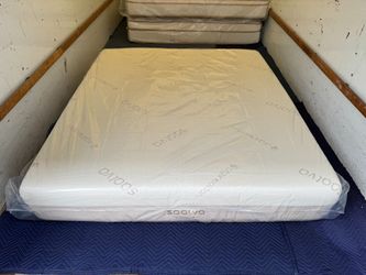 LIKE NEW! Saatva Contour5 California King Mattress - Delivery Available 