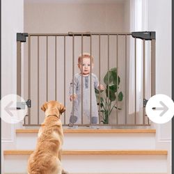 Cumbor 29.2 43" Baby Gate, Wall Mounted Brown