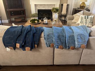 Women’s 560 Levi’s