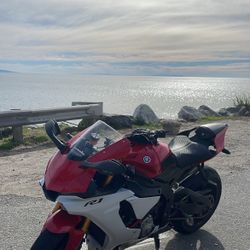 2015 Yamaha R1