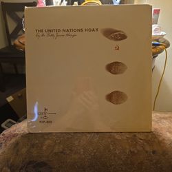 33 1/3 LP "The UNITED NATIONS HOAX"