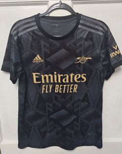 adidas Arsenal Gray/Black/Gold Soccer Jersey Youth Size XL
Bukayo Saka #7 Arsenal FC 2022/23 away soccer jersey.
20 inches chest width (pit-to-pit) an