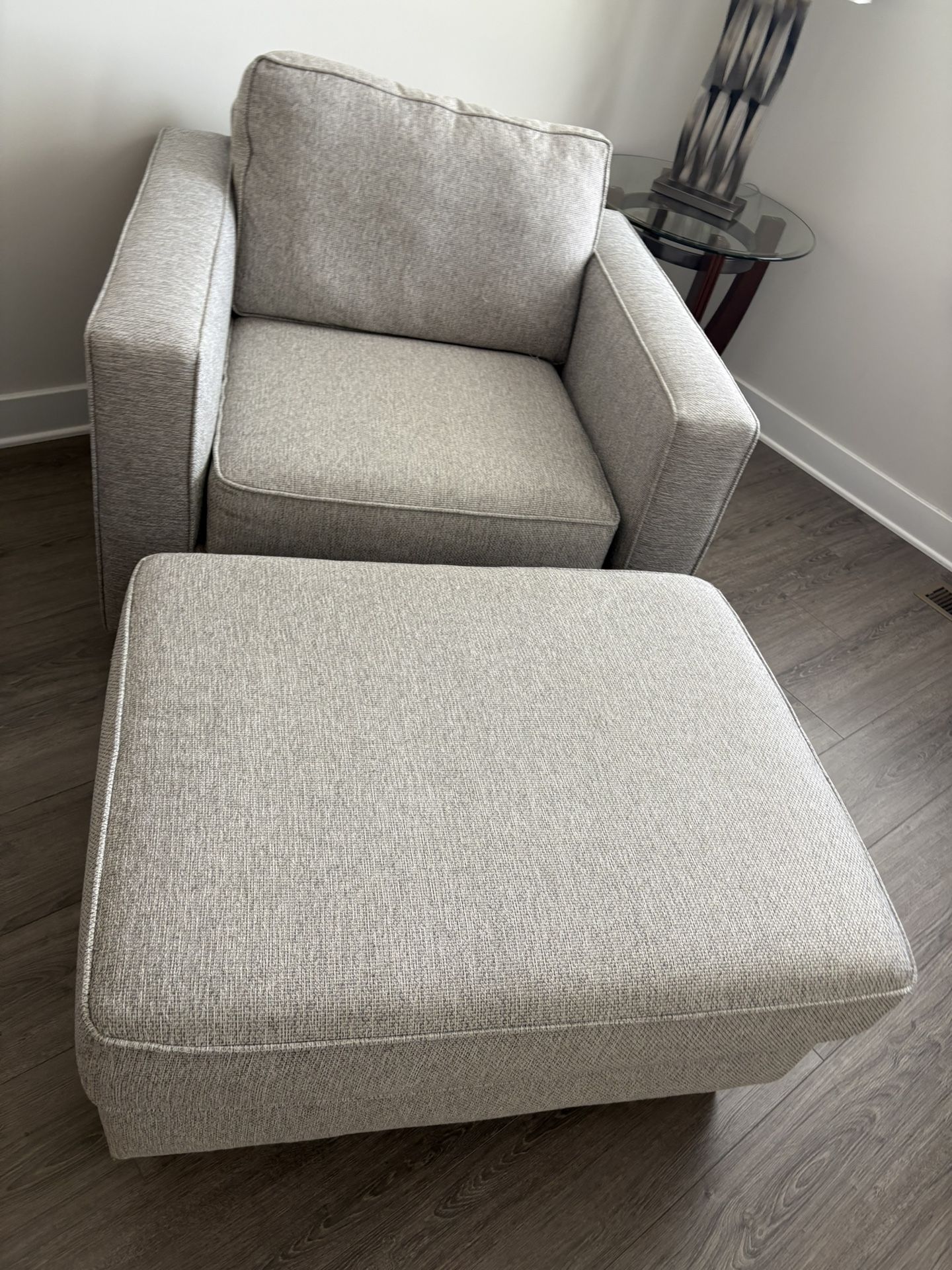 Couch And Loveseat + Chair & Ottoman + 2 End Tables +2 Lamps
