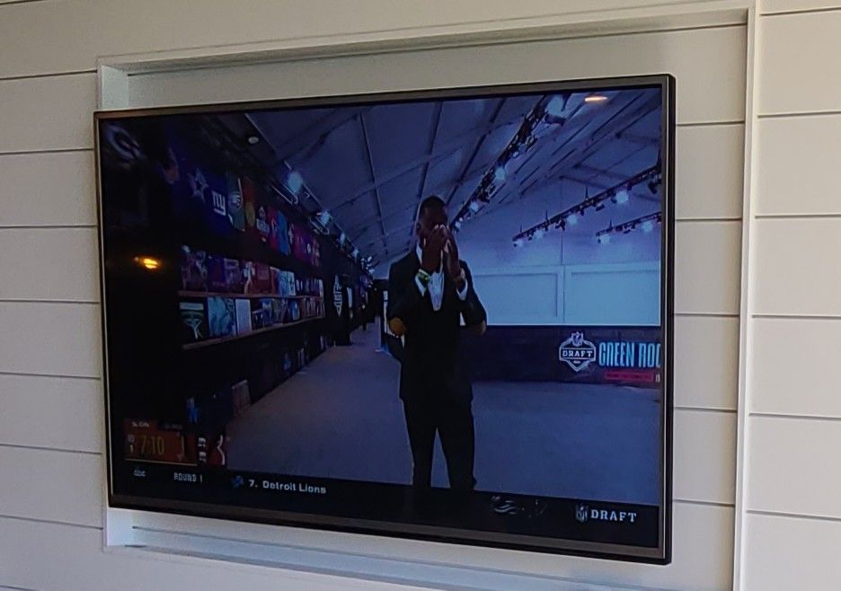 New TV - 50" Lcd LG