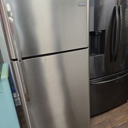 FRIGIDAIRE FRIDGE  STAINLESS 