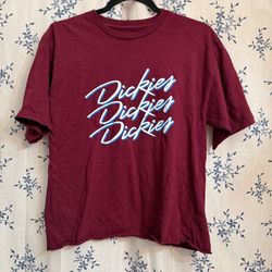 Dickies burgundy t shirt