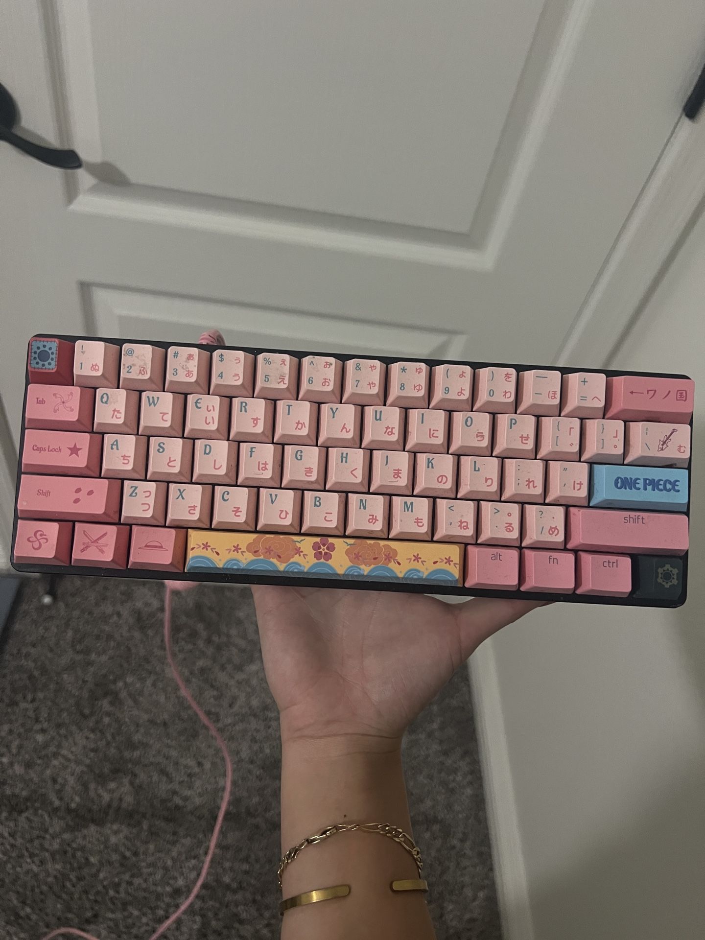 60% Keyboard, custom keycaps, pink, anime