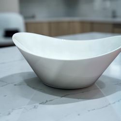 Discontinued IKEA Skyn Large Serving Bowl White Bone China Wave Silhouette