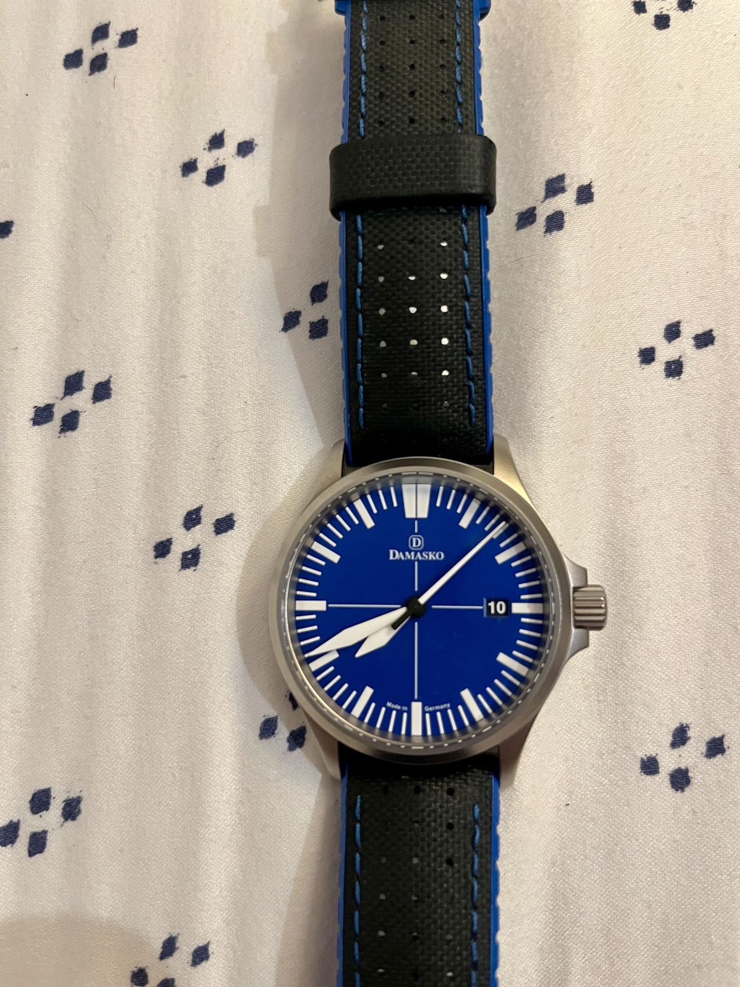 Damasko Swiss DS30 Blue Dial Automatic Watch with a 39mm Bead-Blasted Submarine Steel Case