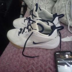 Nike Shoes Size Seven And A Half