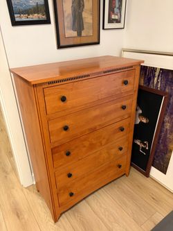 Solid Wood 5-Drawer Tall Dresser Chest