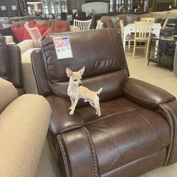 Recliner chairs for $600