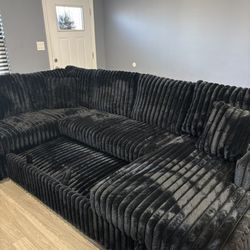 Need Gone ASAP! New In Box Trendy Fluffy Sectional Couch $50DOWN 