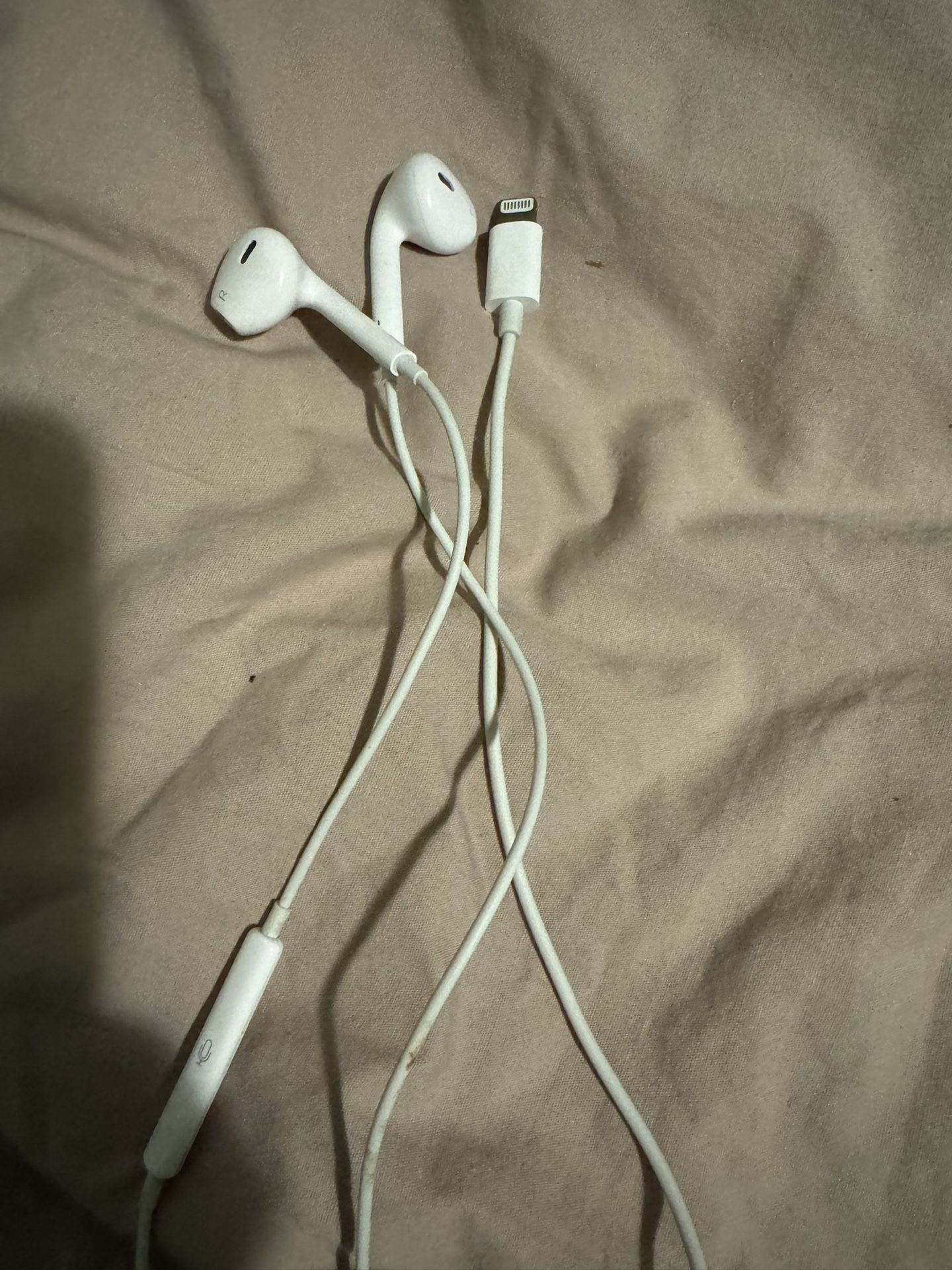 APPLE EARPODS HEADPHONES