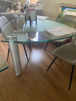 Triangle Round Glass Dining table and 4 chairs