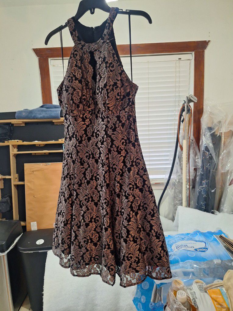 Like New! Beautiful Party/ Prom/ Cocktail Dress Size 8
