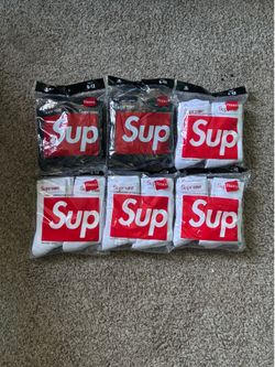 Supreme socks
