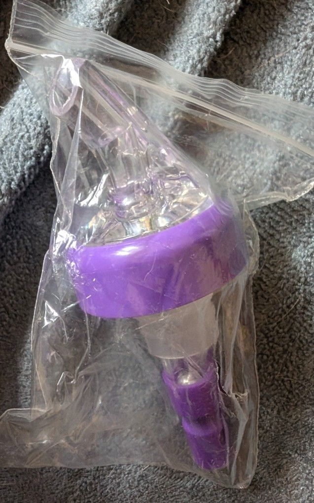 Brand New Traveling Vineyard Wine Pourer
