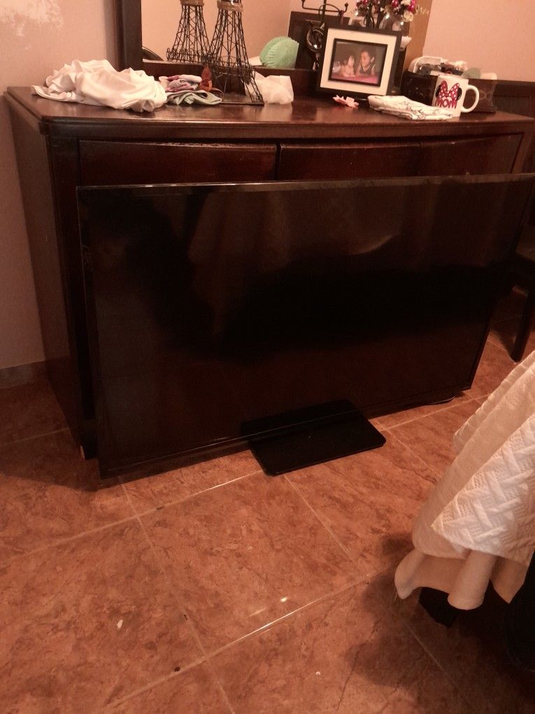 65 Inch Vizio Tv For Parts 30 Dllrs