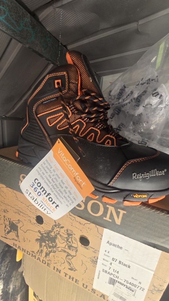 Boots (Refrigi Wear Boots)