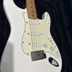 MiM Fender Stratocaster Guitar